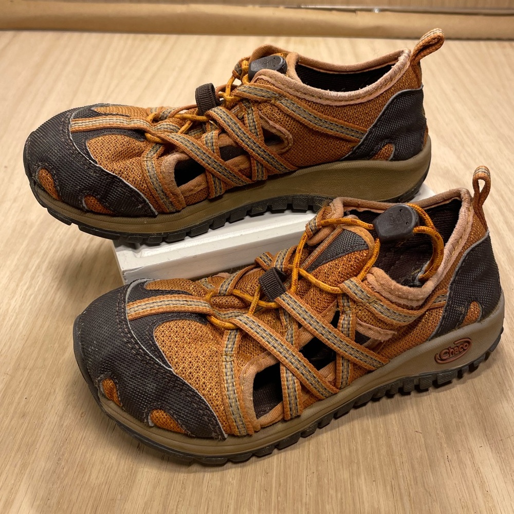 Chaco OutCross 2 Walking Hiking Water Shoes Orange & Brown Boys/Kids